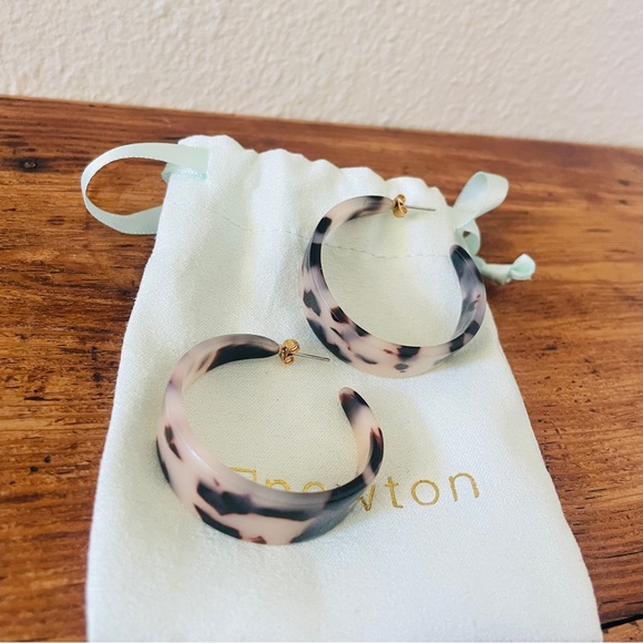 Chunky Thick Hoop Earrings - Spotted - Picture 3 of 6